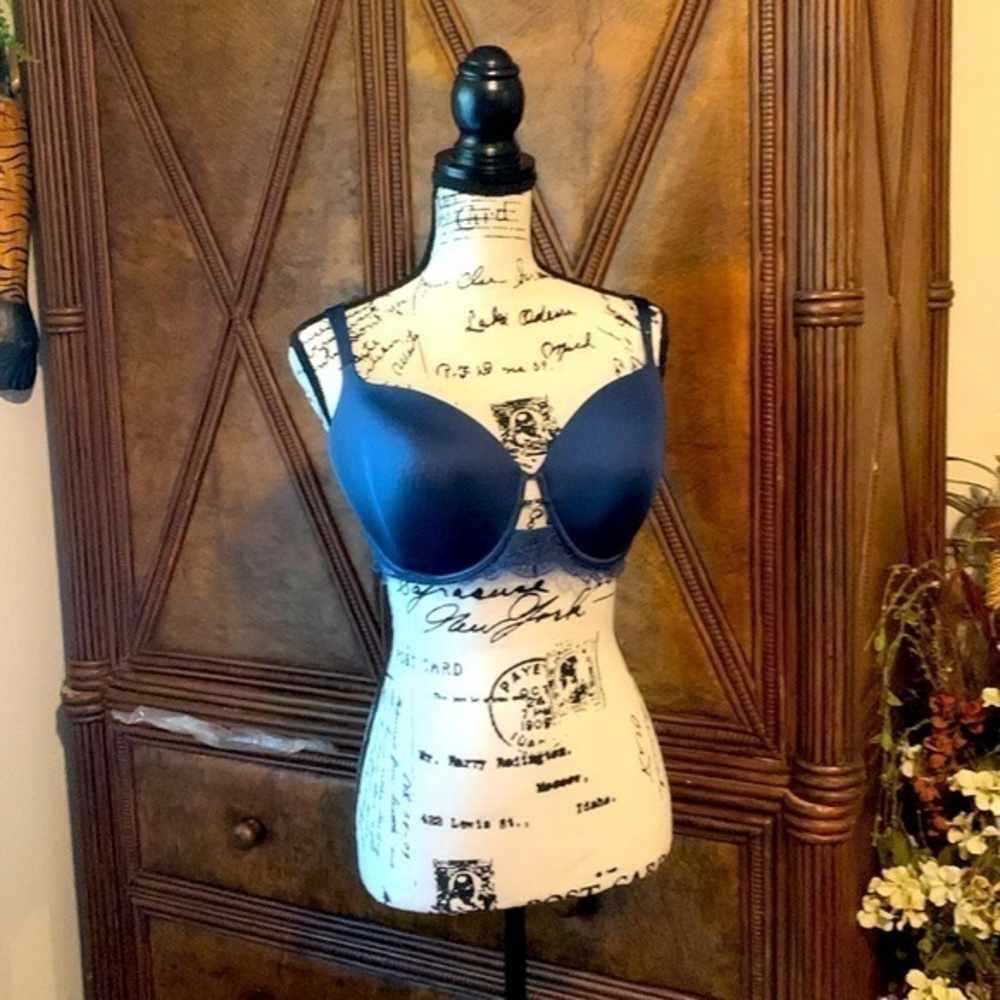 La Senza So Free full coverage Bra size 36DD straps can be straight or crossed